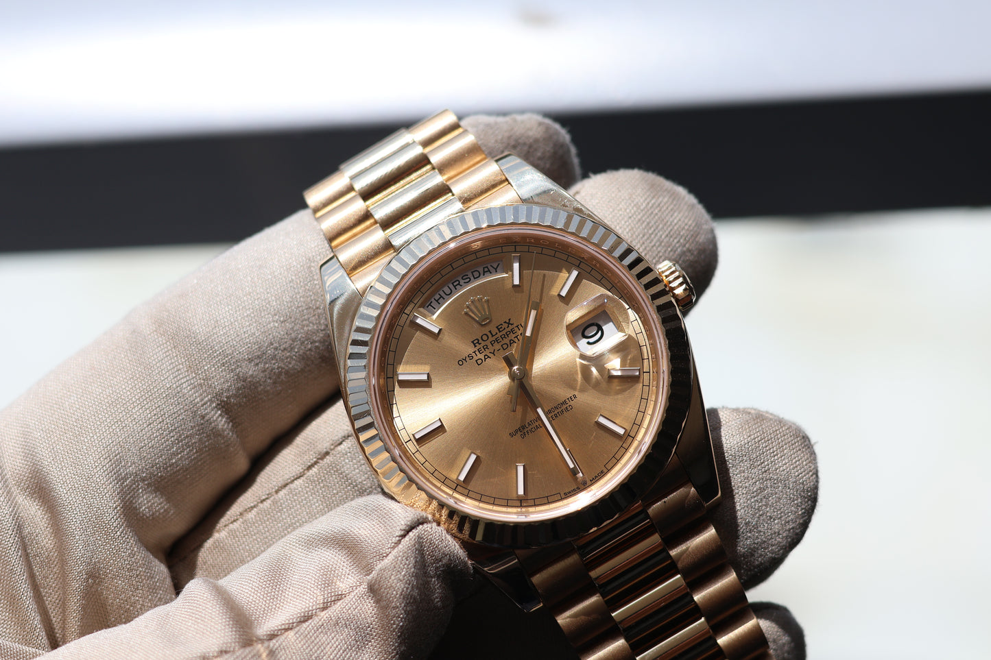 Rolex Day-Date 40 228238 Champagne Index Dial