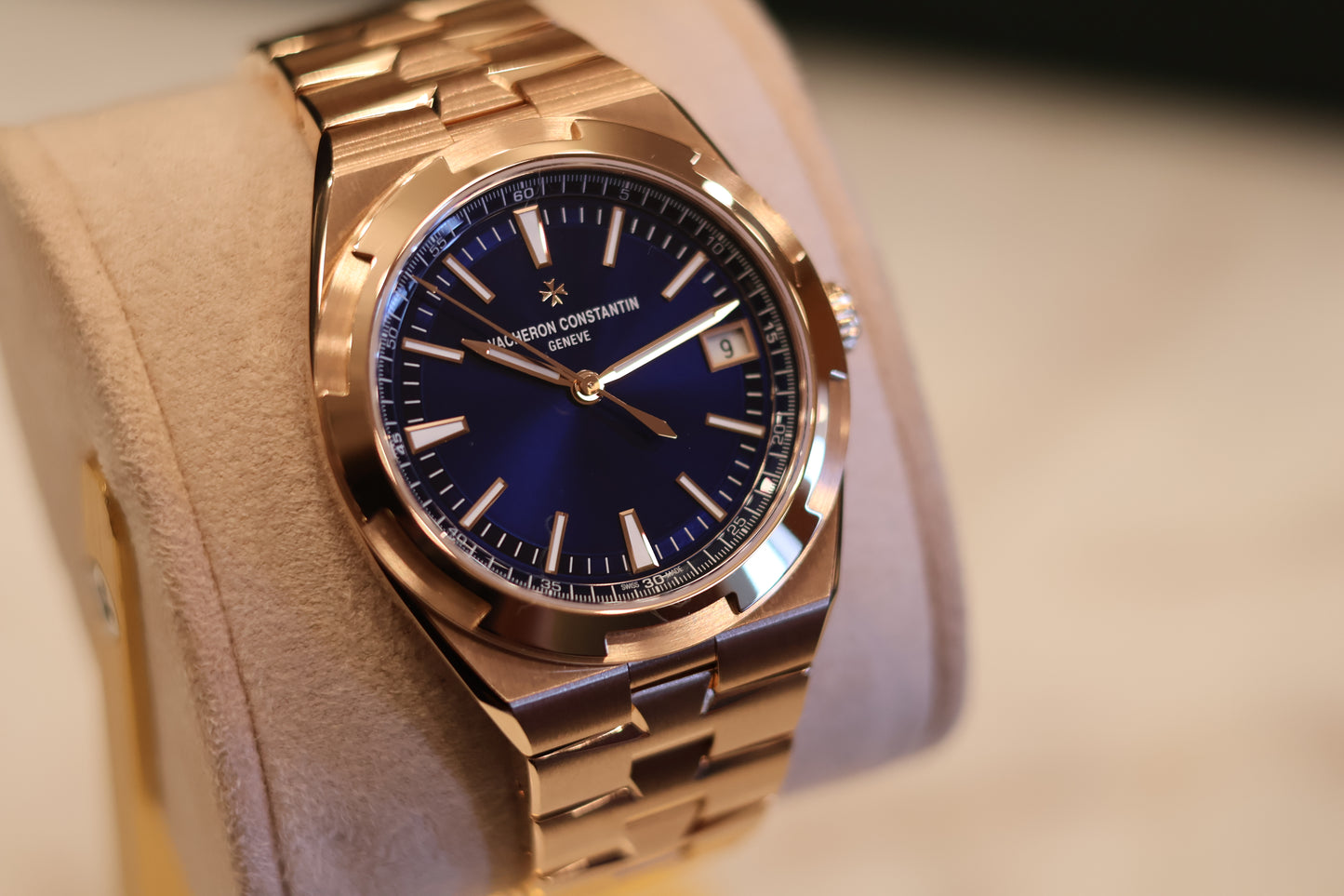 Vacheron Constantin Overseas 4520V/ 210R Rose Gold Blue Dial