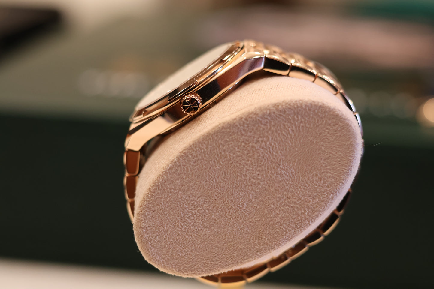 Vacheron Constantin Overseas 4520V/ 210R Rose Gold Blue Dial
