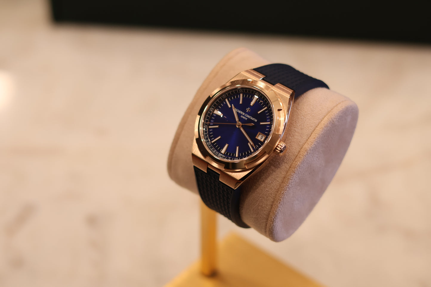 Vacheron Constantin Overseas 4520V/ 210R Rose Gold Blue Dial
