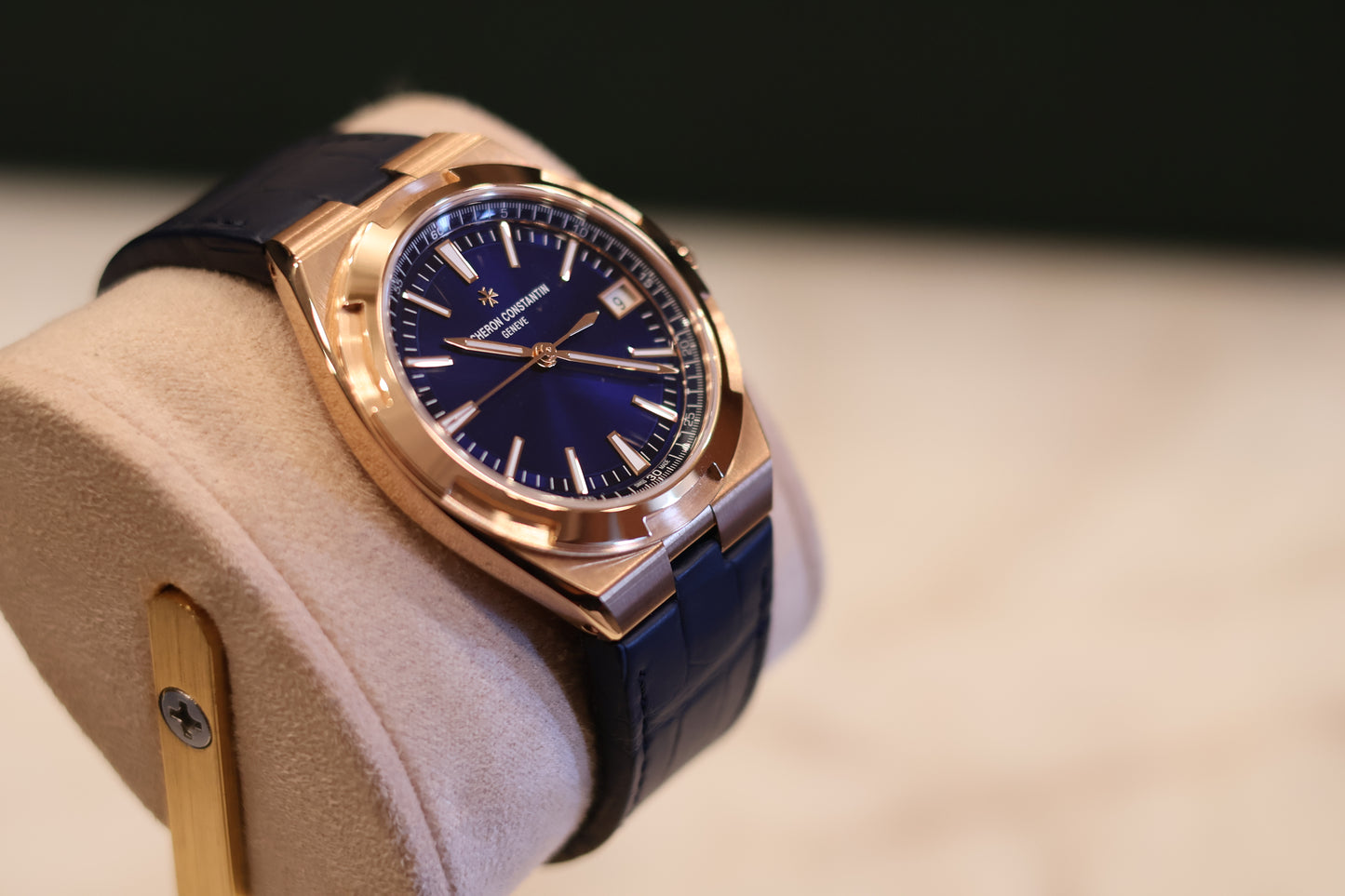 Vacheron Constantin Overseas 4520V/ 210R Rose Gold Blue Dial