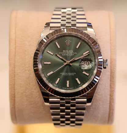 Rolex Datejust 41 Mint Green Jubilee bracelet fluted bezel 126334