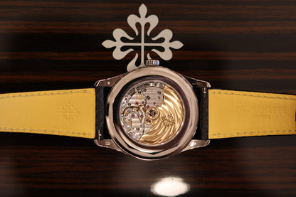 Patek Philippe Calatrava 6007G - Unworn