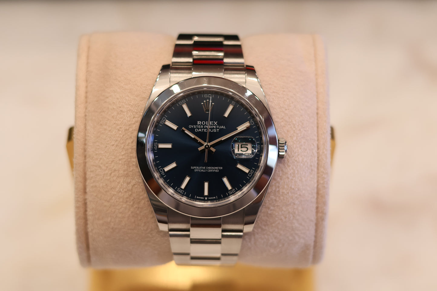 Rolex Datejust 41 Oyster Bracelet Smooth Bezel 126300 Blue Index