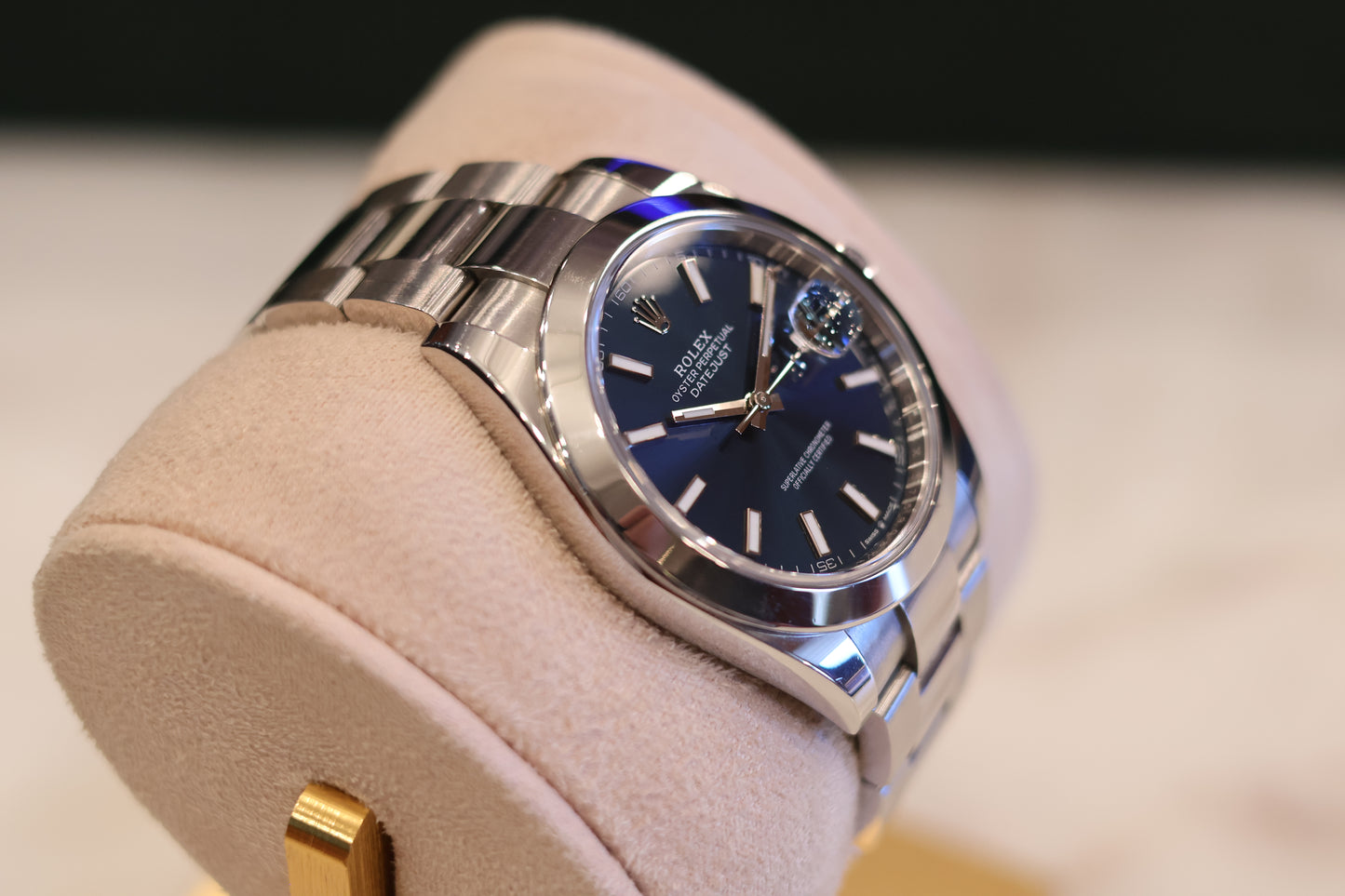 Rolex Datejust 41 Oyster Bracelet Smooth Bezel 126300 Blue Index
