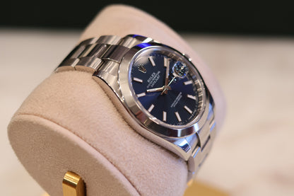 Rolex Datejust 41 Oyster Bracelet Smooth Bezel 126300 Blue Index