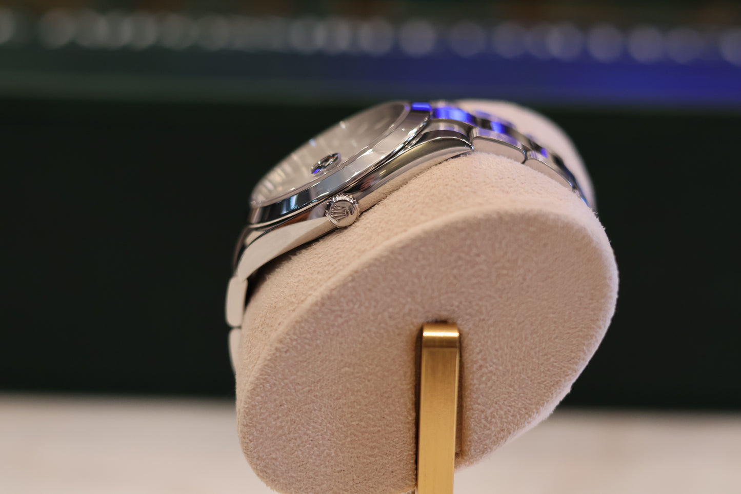 Rolex Datejust 41 Oyster Bracelet Smooth Bezel 126300 Blue Index