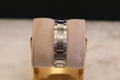 Rolex Datejust 41 Oyster Bracelet Smooth Bezel 126300 Blue Index