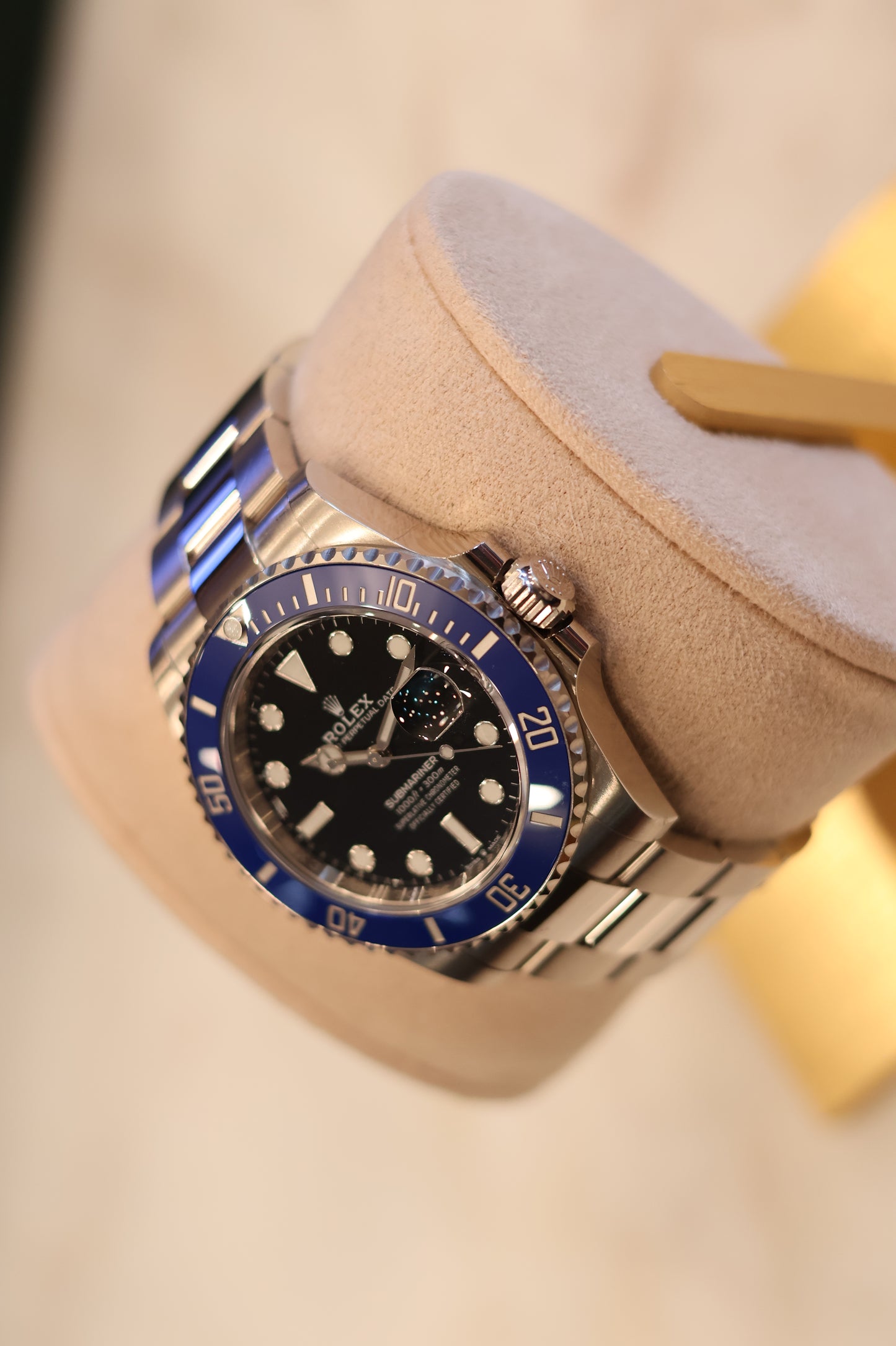 Rolex Submariner Date 41 White Gold "Cookie Monster" 126619LB