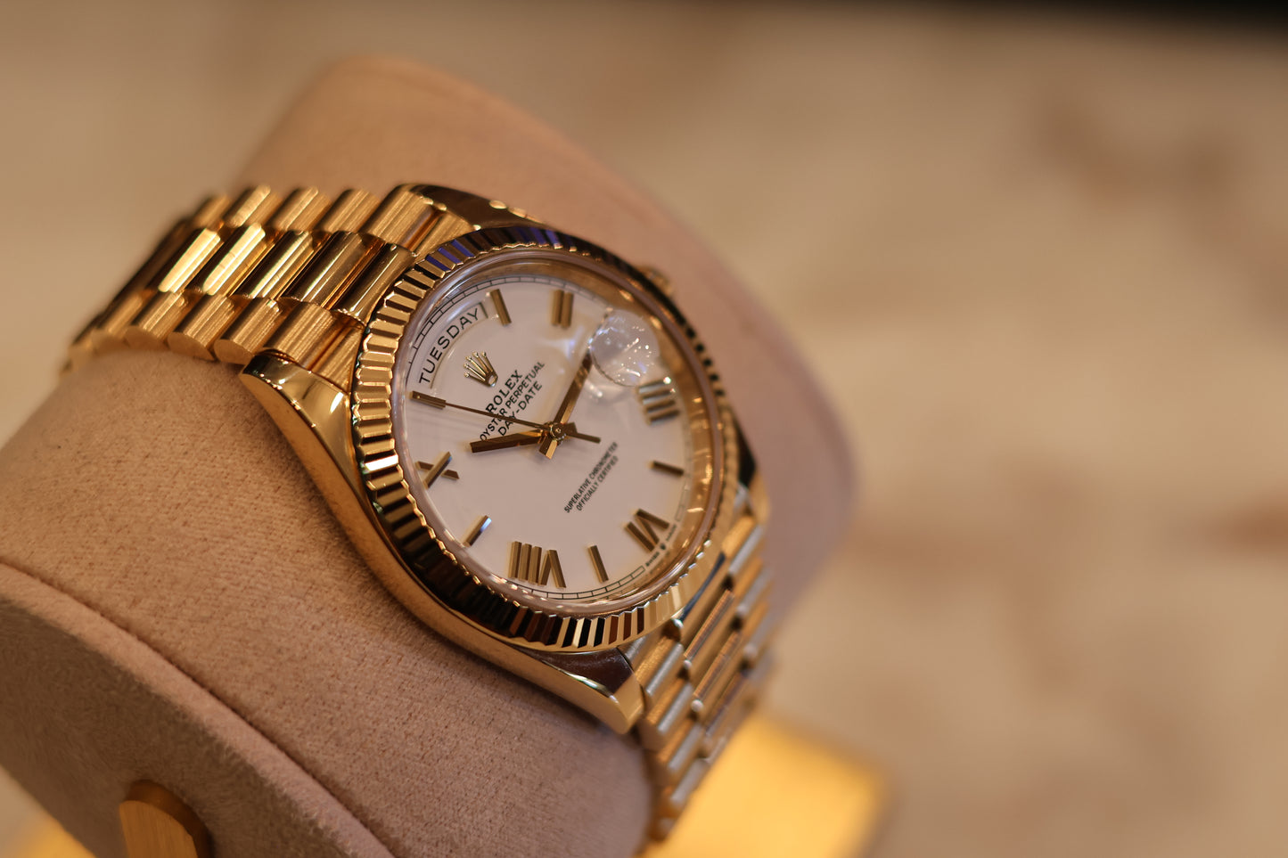 Rolex Day-Date 40 Yellow Gold white Dial 228238