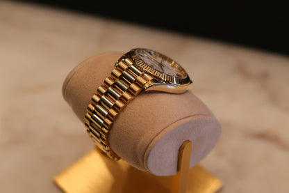 Rolex Day-Date 40 Yellow Gold white Dial 228238
