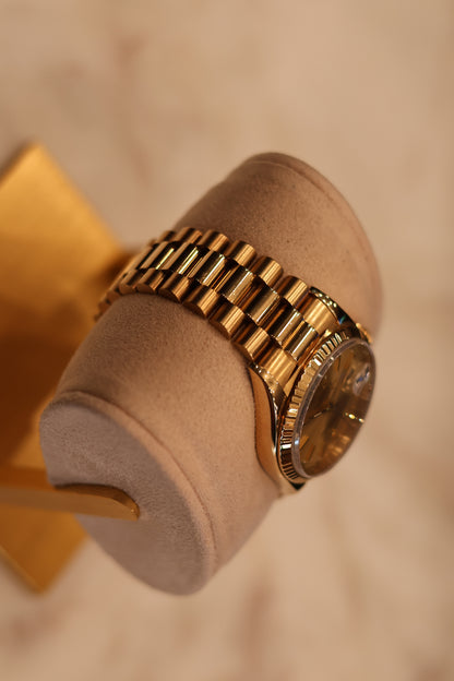 Rolex Day Date 36 Champagne Dial 18238 Watch & Box