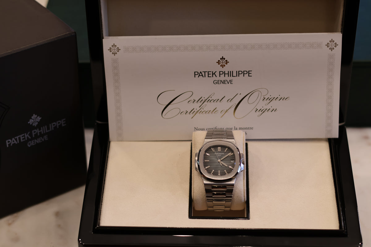 Patek Philippe Nautilus 5711/1A Blue Dial 2016 Full Set