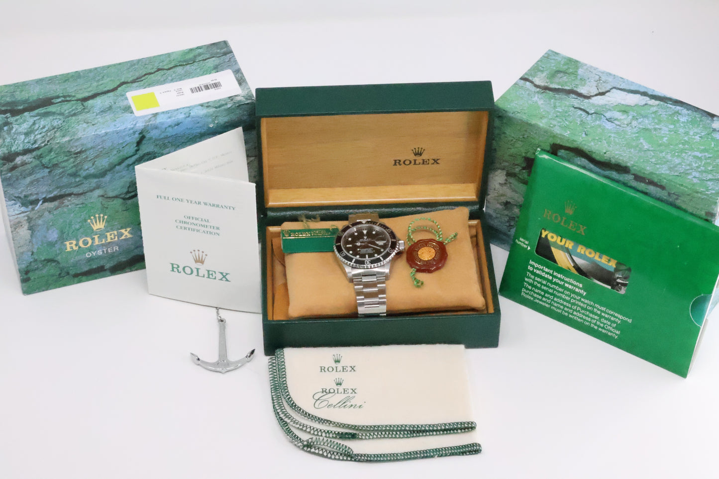 Rolex Submariner Date “Pre-Ceramic” Swiss Only dial 16610 collectors set