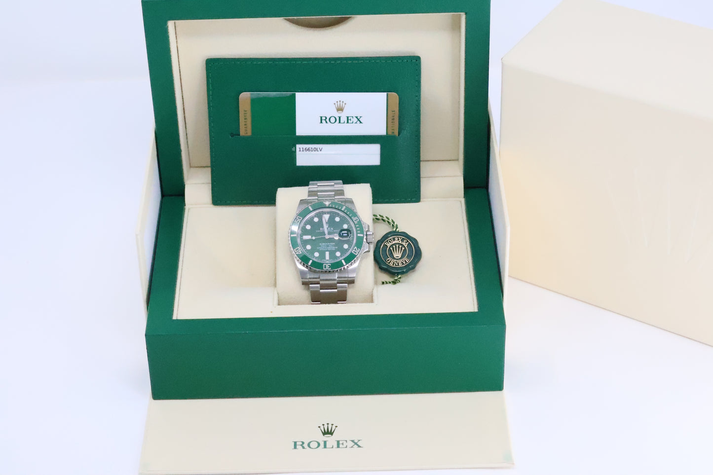 Rolex Submariner Date “Hulk” 116610LV